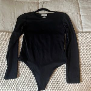 Babaton Contour Crew Longsleeve Bodysuit